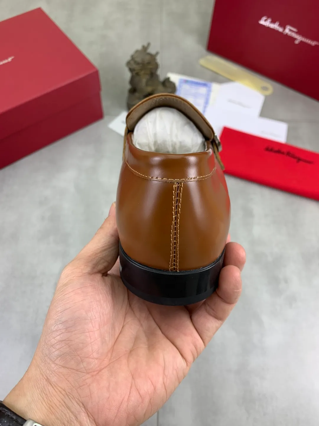 Men's men's shoes 💰P600💰[New model] High quality water-dyed cowhide 🆘[Salvatore Ferragamo] Ferragamo's latest casual business leather shoes for men! Listed simultaneously! The fabric is made of specially imported original calfskin, and the interior is made of imported water-dyed cowhide. It is absolutely luxurious and leads the fashion trend. Matching code: 38-44 (45 and 46 can be customized) 5️⃣ colors available